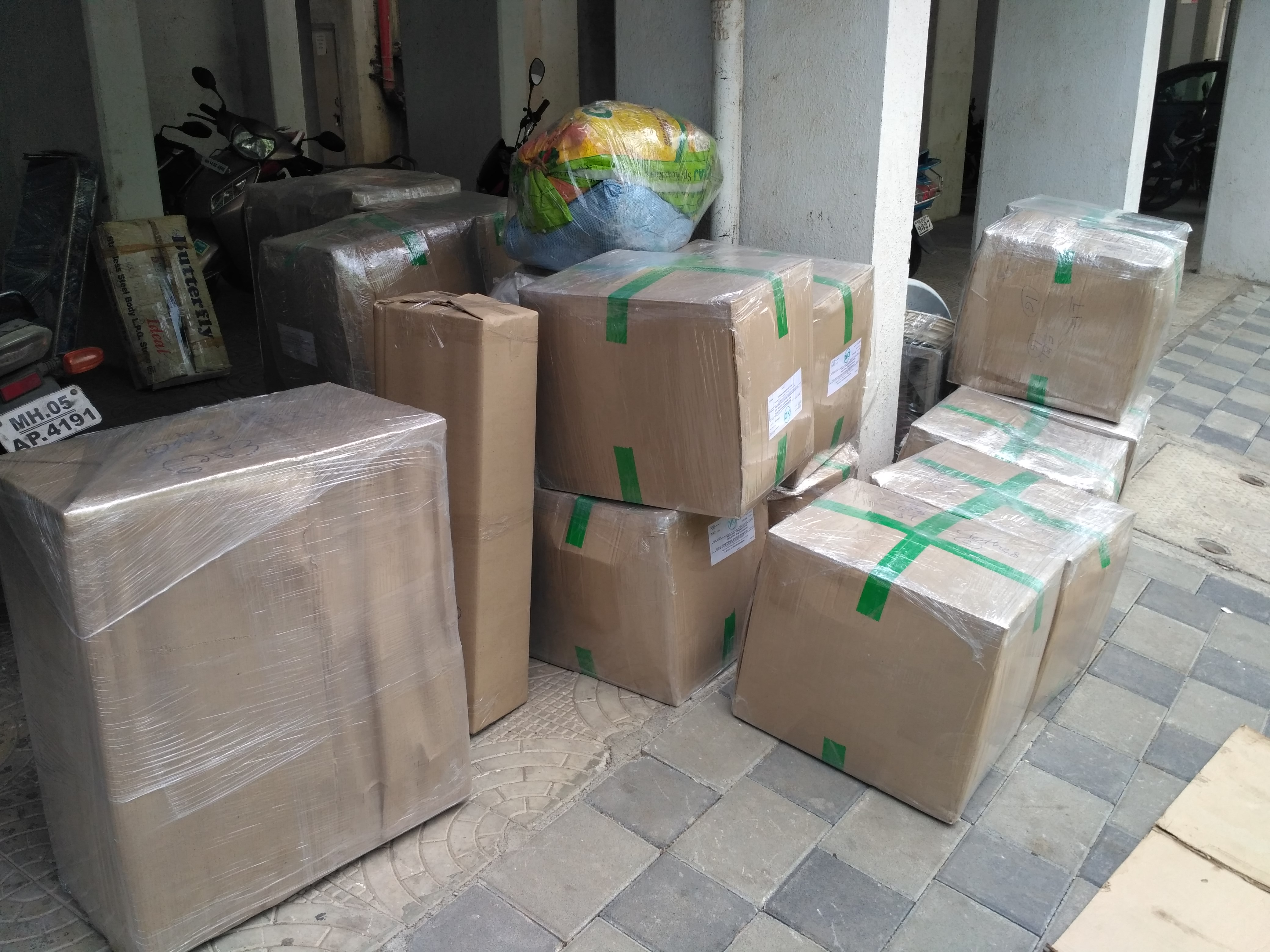 VRL  PACKERS AND MOVERS